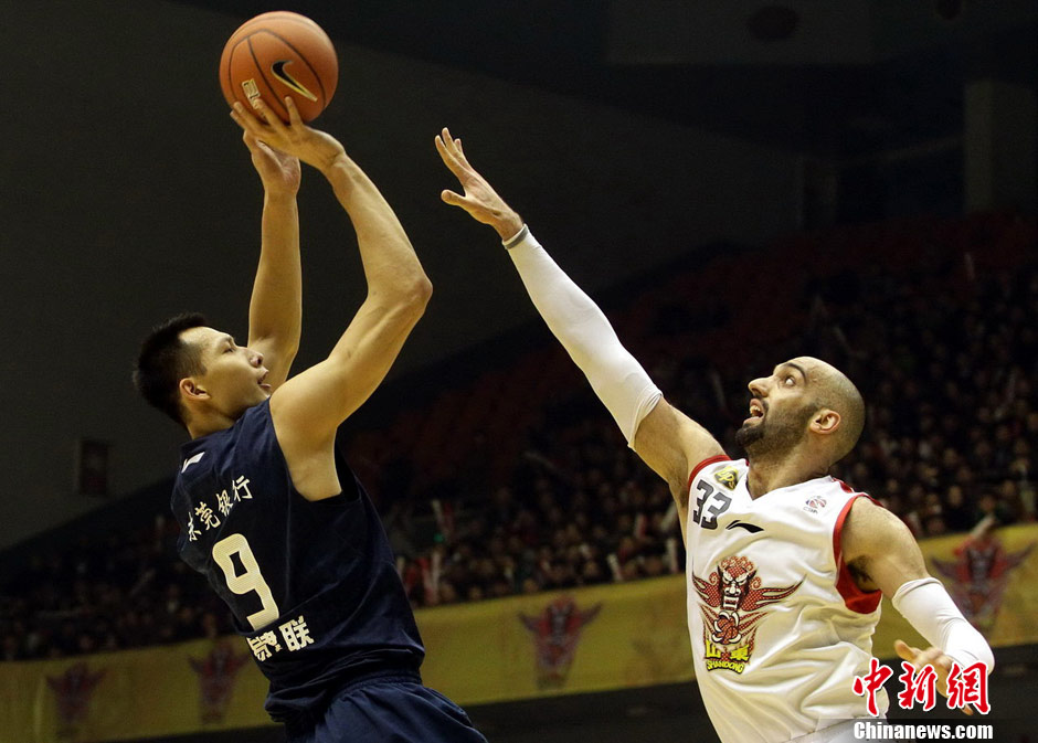 紧紧掌控在 紧紧掌控在