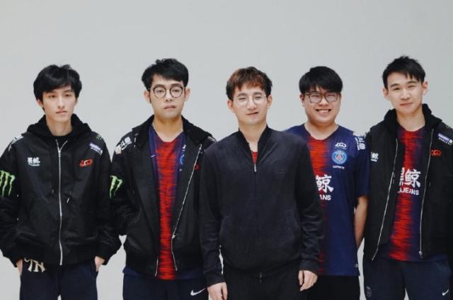 队的士气与 队的士气与